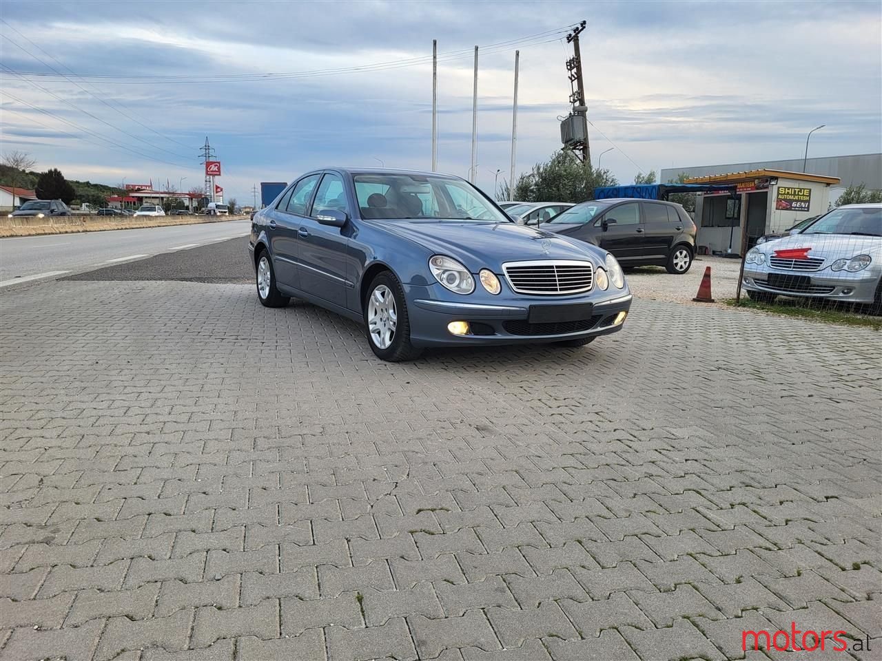 2005' Mercedes-Benz E 220 photo #1