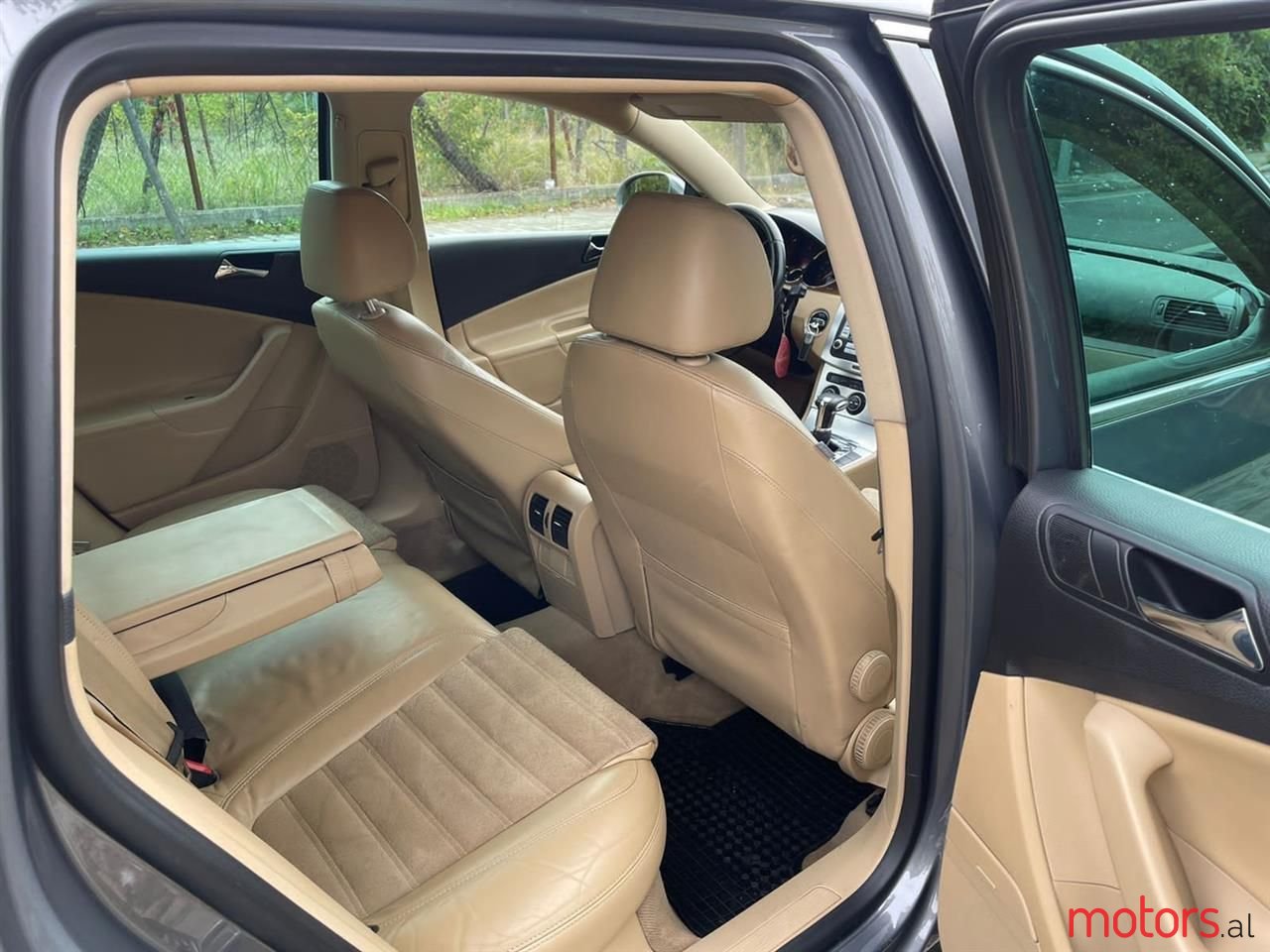 2007' Volkswagen Passat photo #6