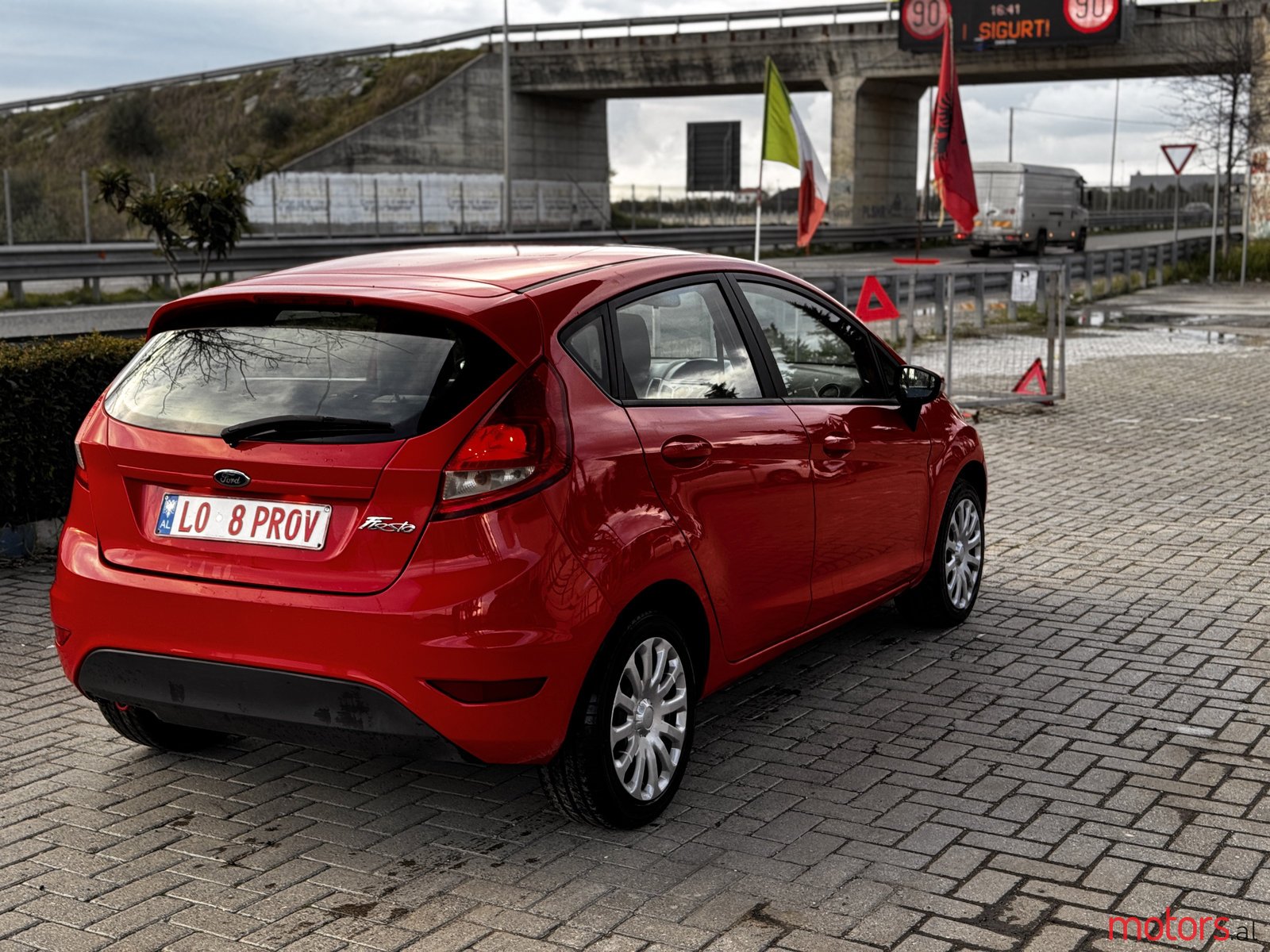 2009' Ford Fiesta photo #5