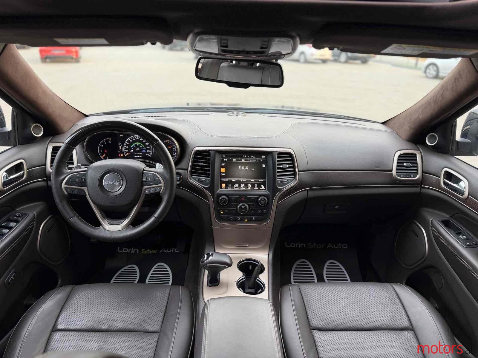 2015' Jeep Grand Cherokee photo #6