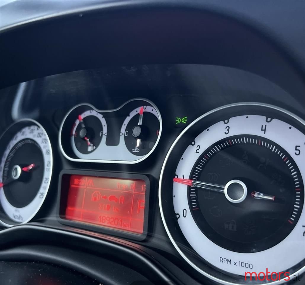 2014' Fiat 500L photo #5