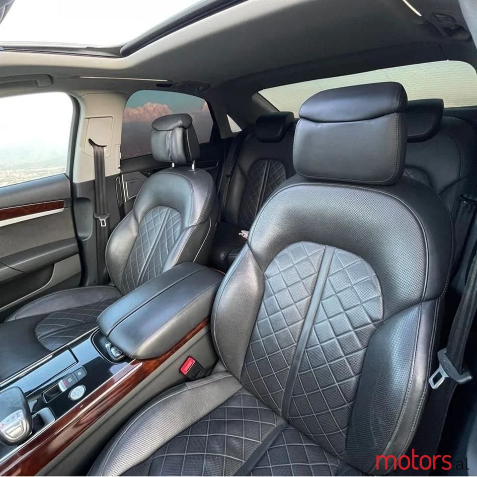 2011' Audi A8 photo #5