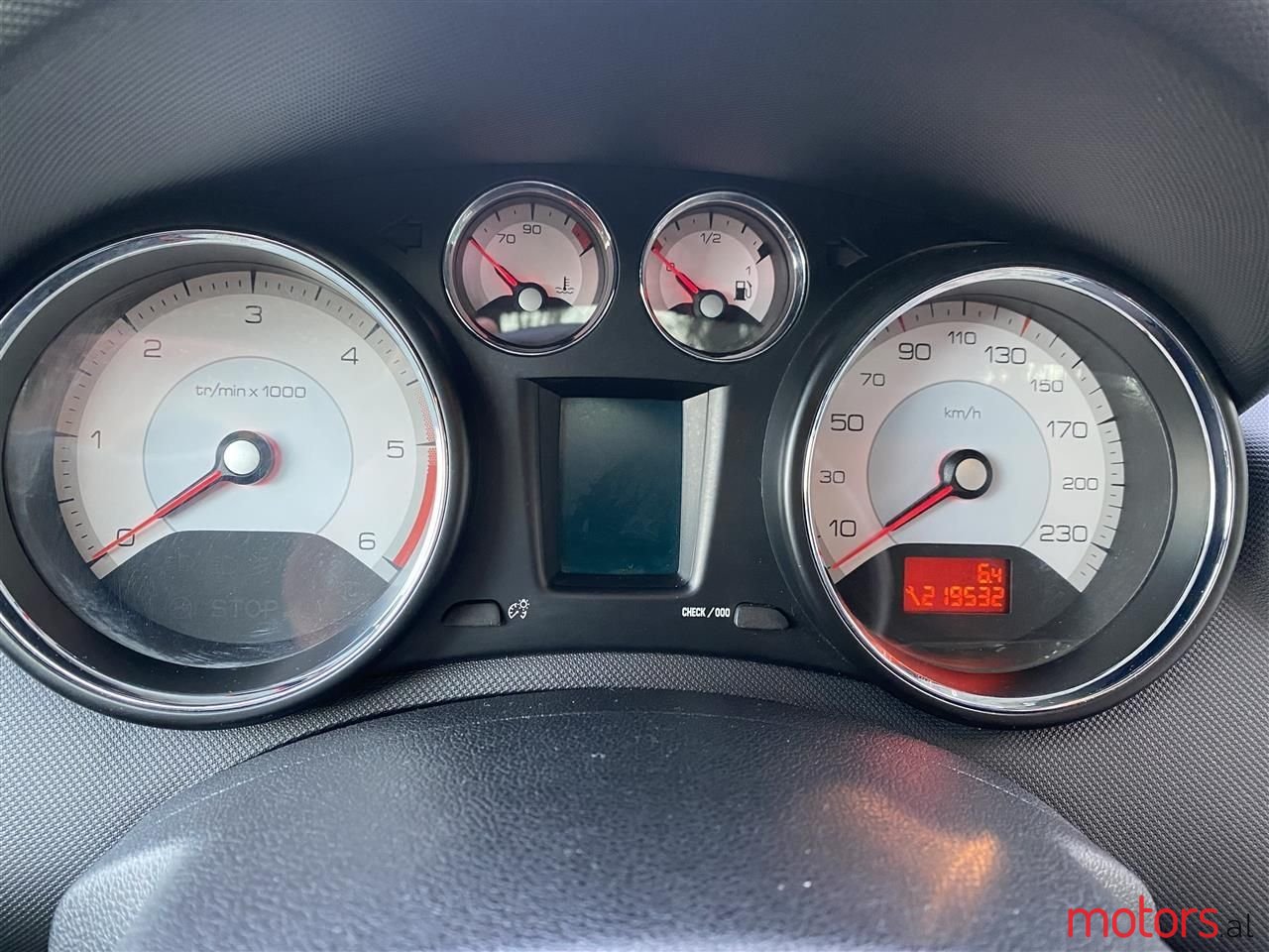 2008' Peugeot 308 photo #5