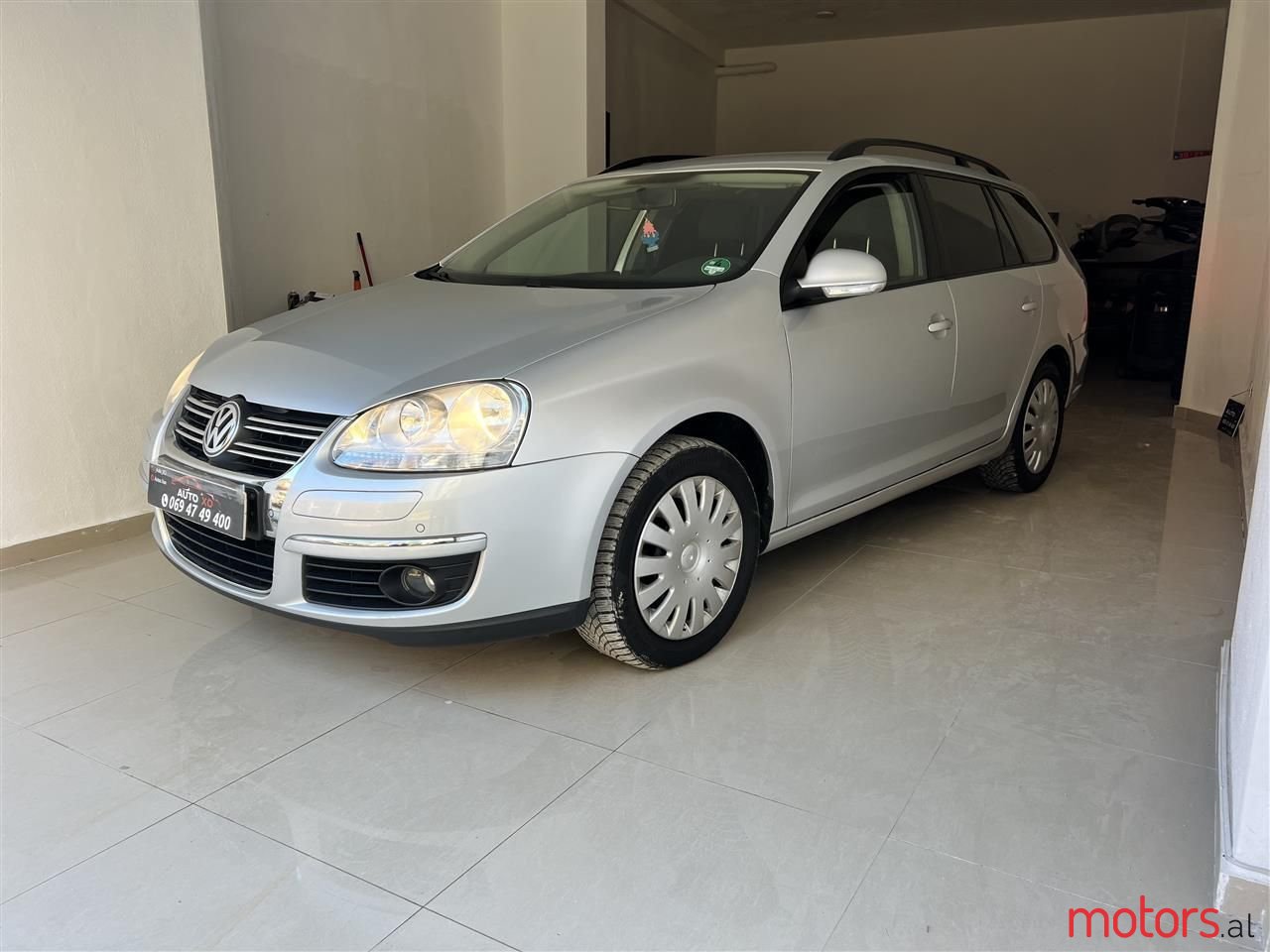 2009' Volkswagen Golf photo #6