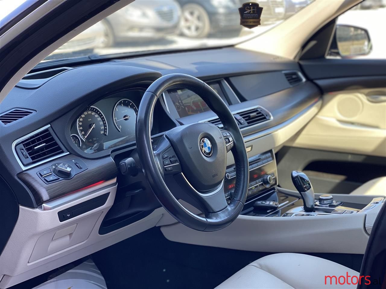 2013' BMW 520 photo #3