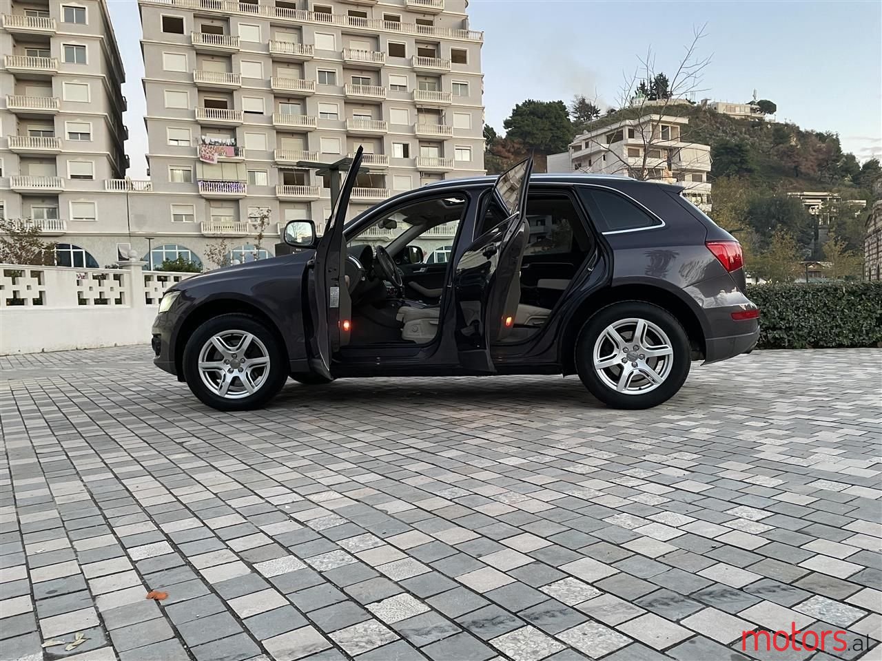 2010' Audi Q5 photo #4