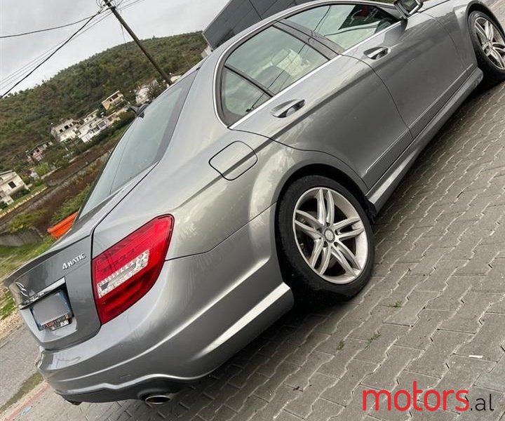 2012' Mercedes-Benz C 300 photo #6