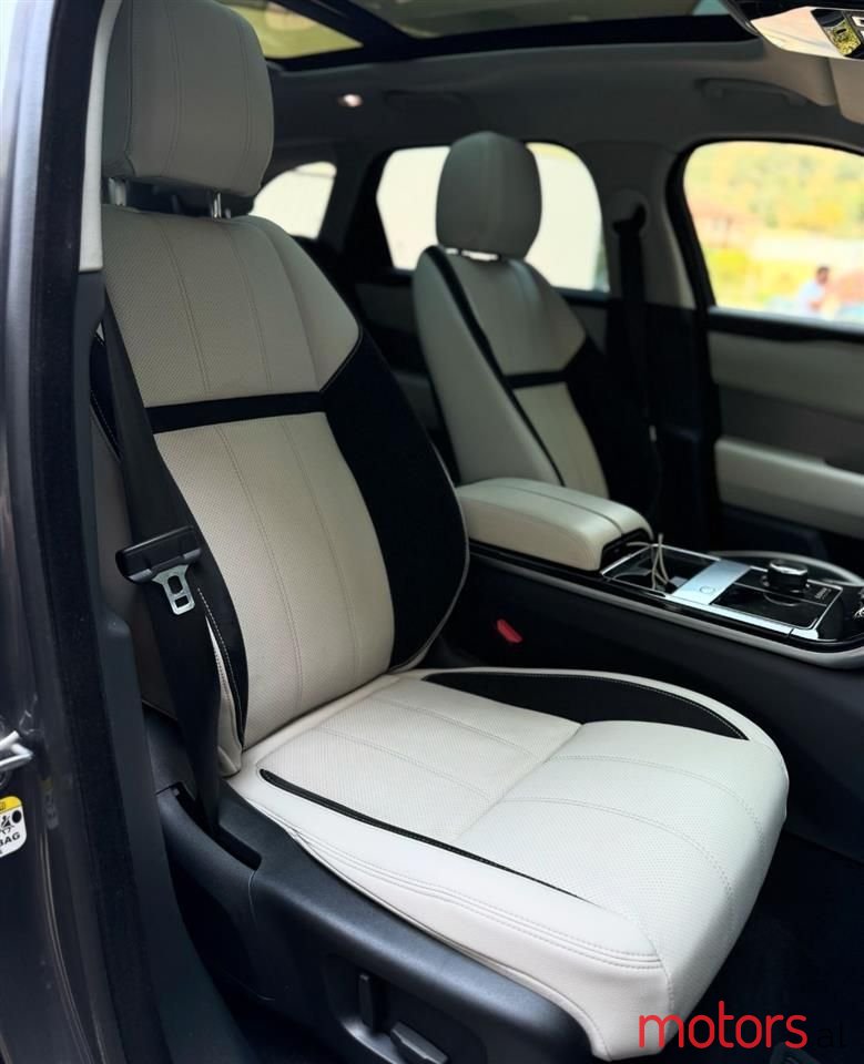 2018' Land Rover Range Rover Velar photo #3