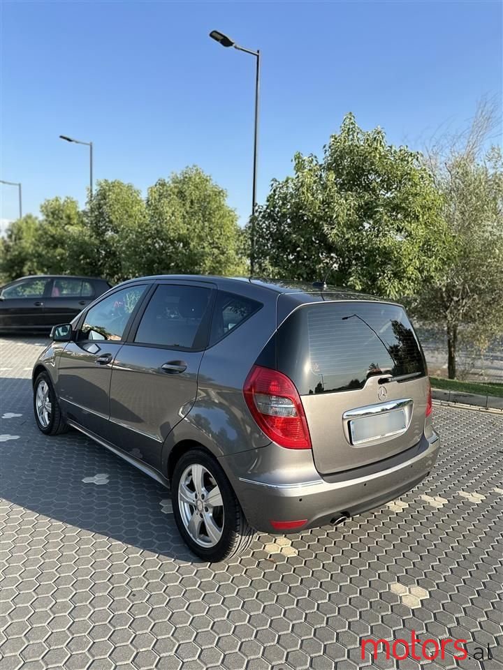 2010' Mercedes-Benz A 180 photo #3