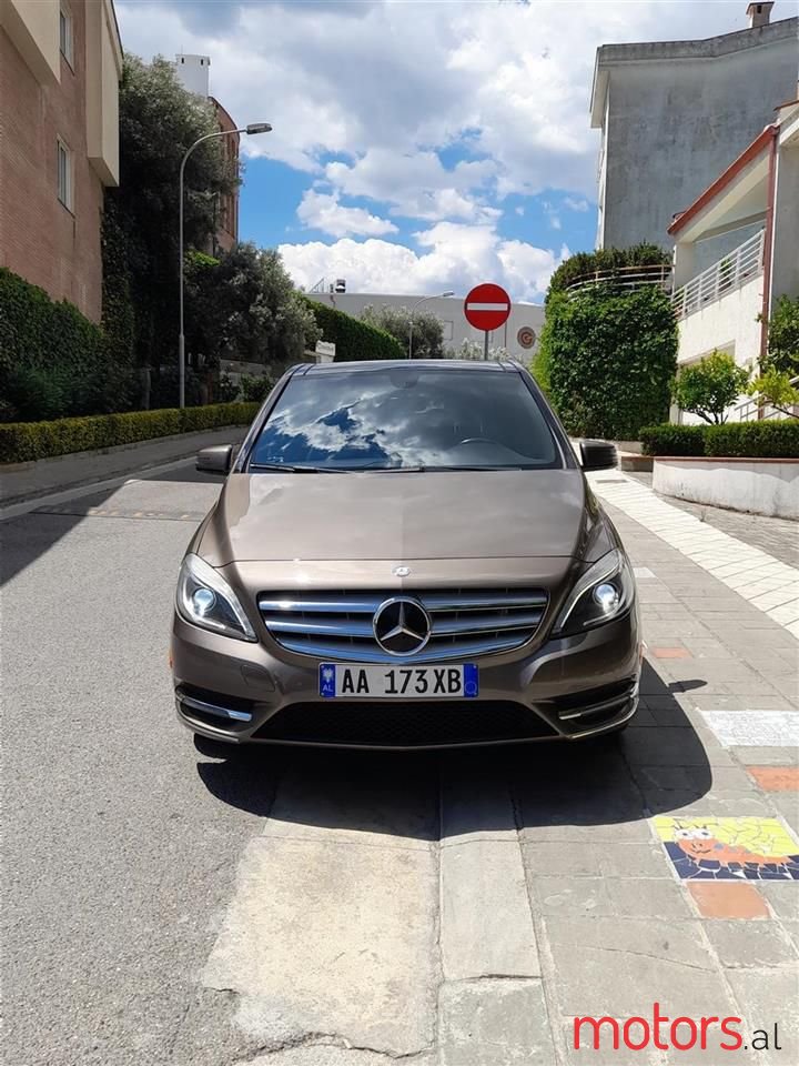 2014' Mercedes-Benz B 200 photo #5