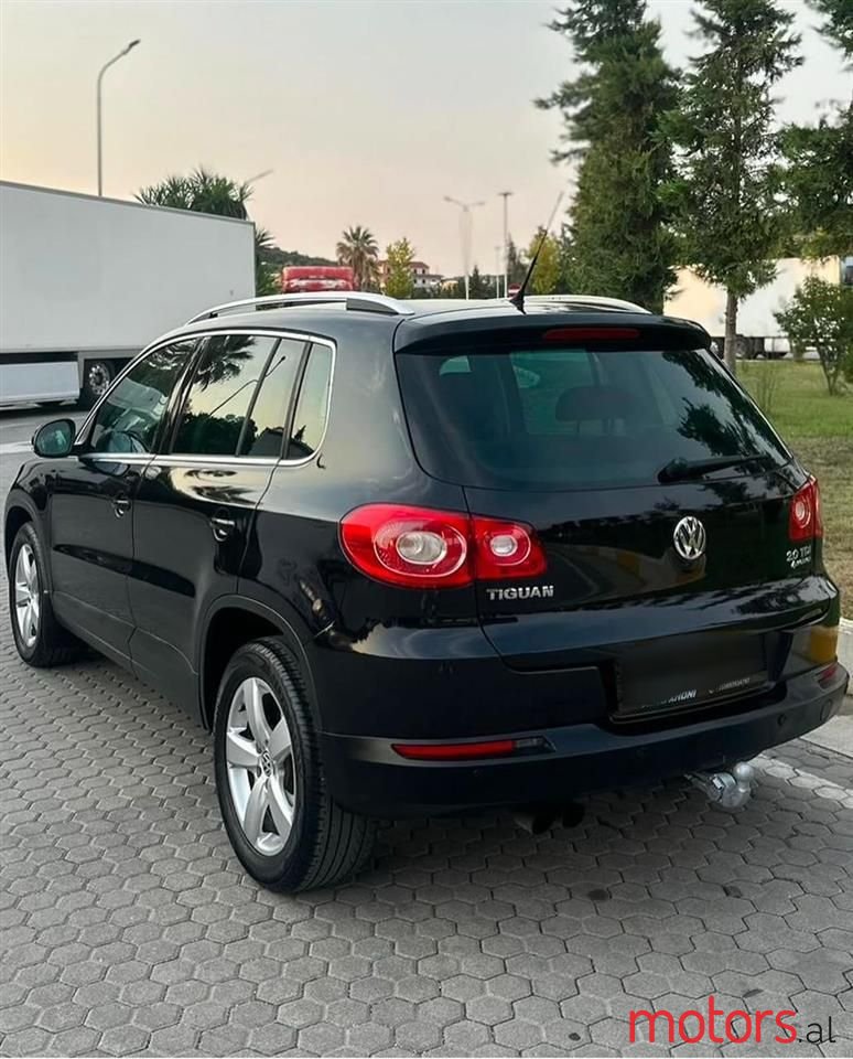 2008' Volkswagen Tiguan photo #5