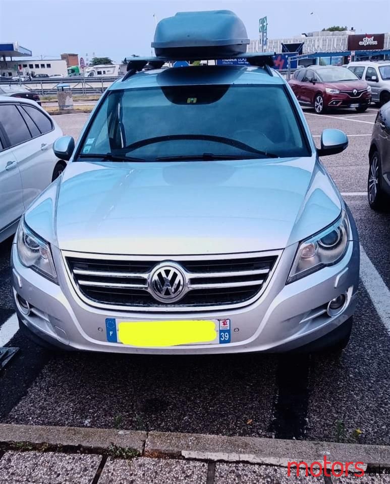 2010' Volkswagen Tiguan photo #1