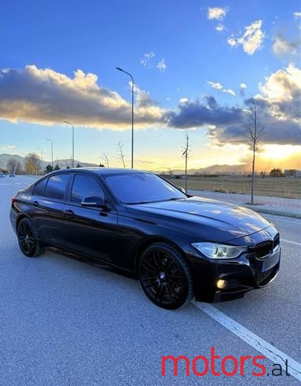 2012' BMW 320 photo #1