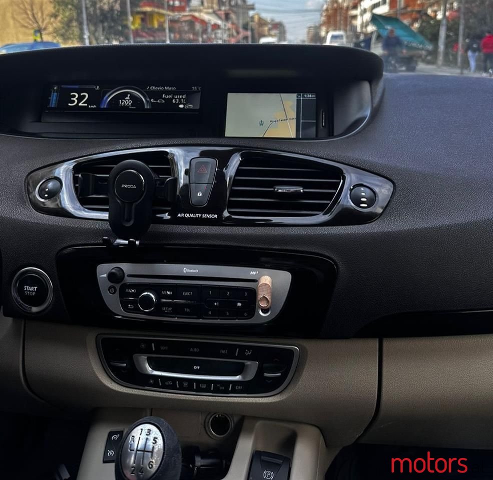 2012' Renault Grand Scenic photo #4