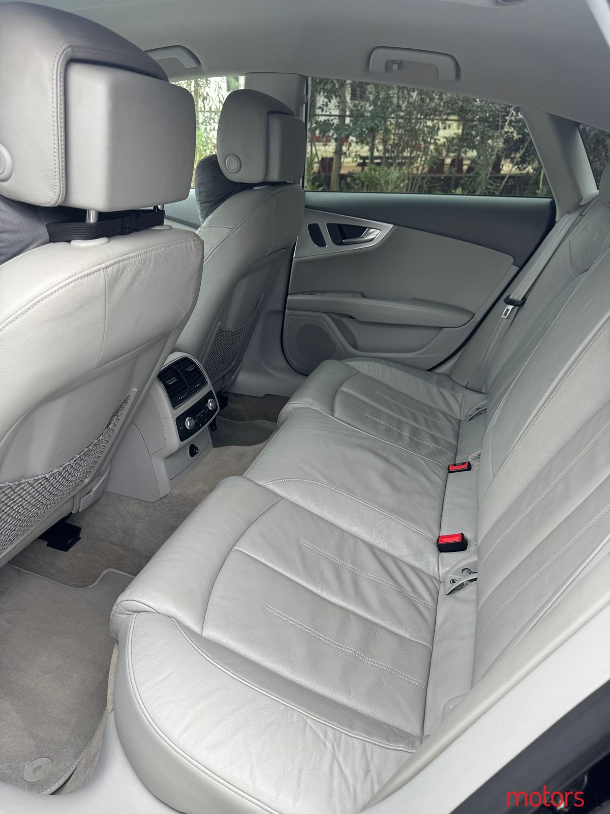 2011' Audi A7 photo #2