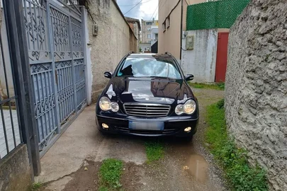 2005' Mercedes-Benz C 220