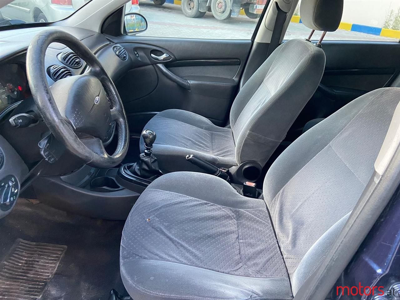 2002' Ford Focus photo #5