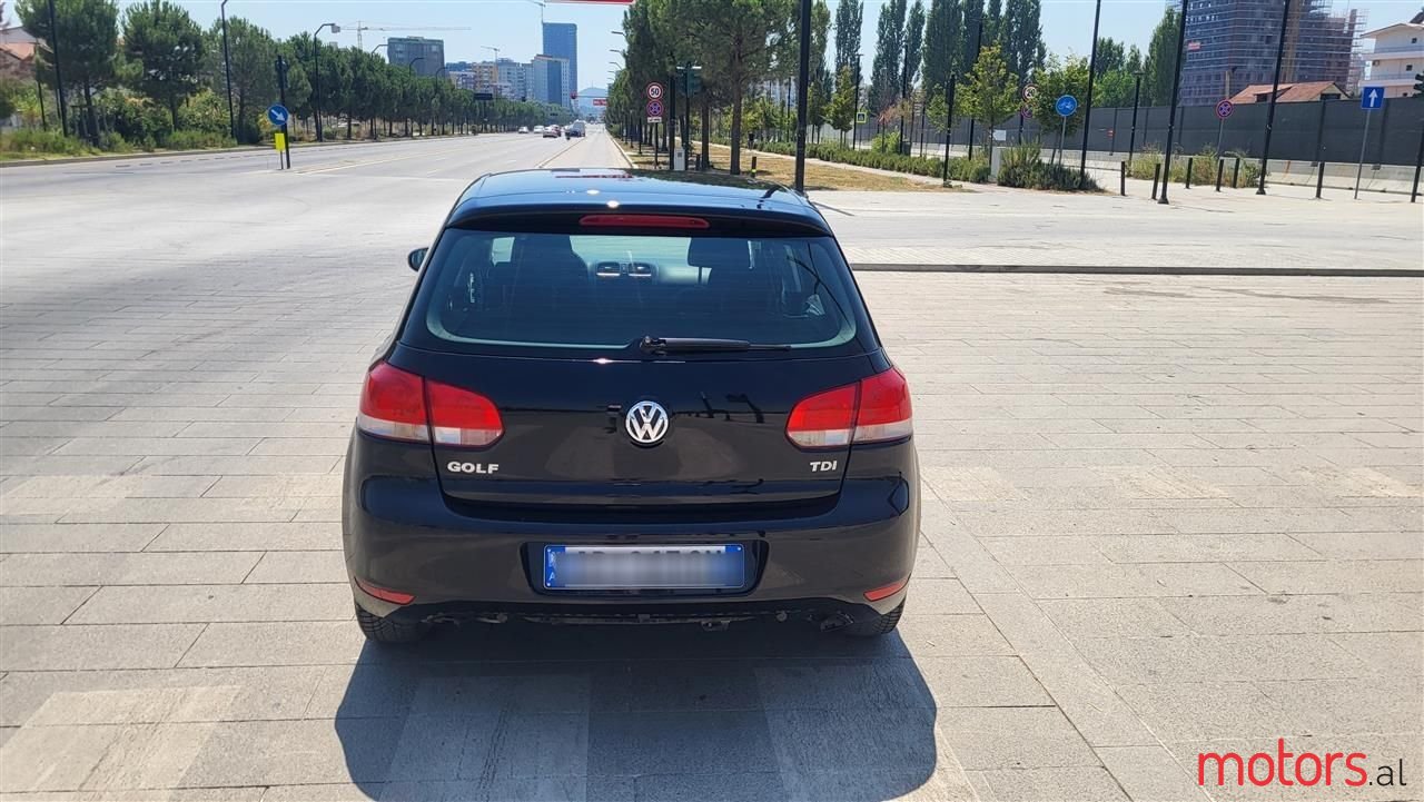 2010' Volkswagen Golf photo #5