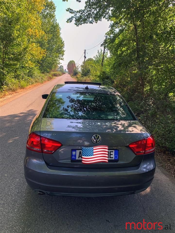 2013' Volkswagen Passat photo #6