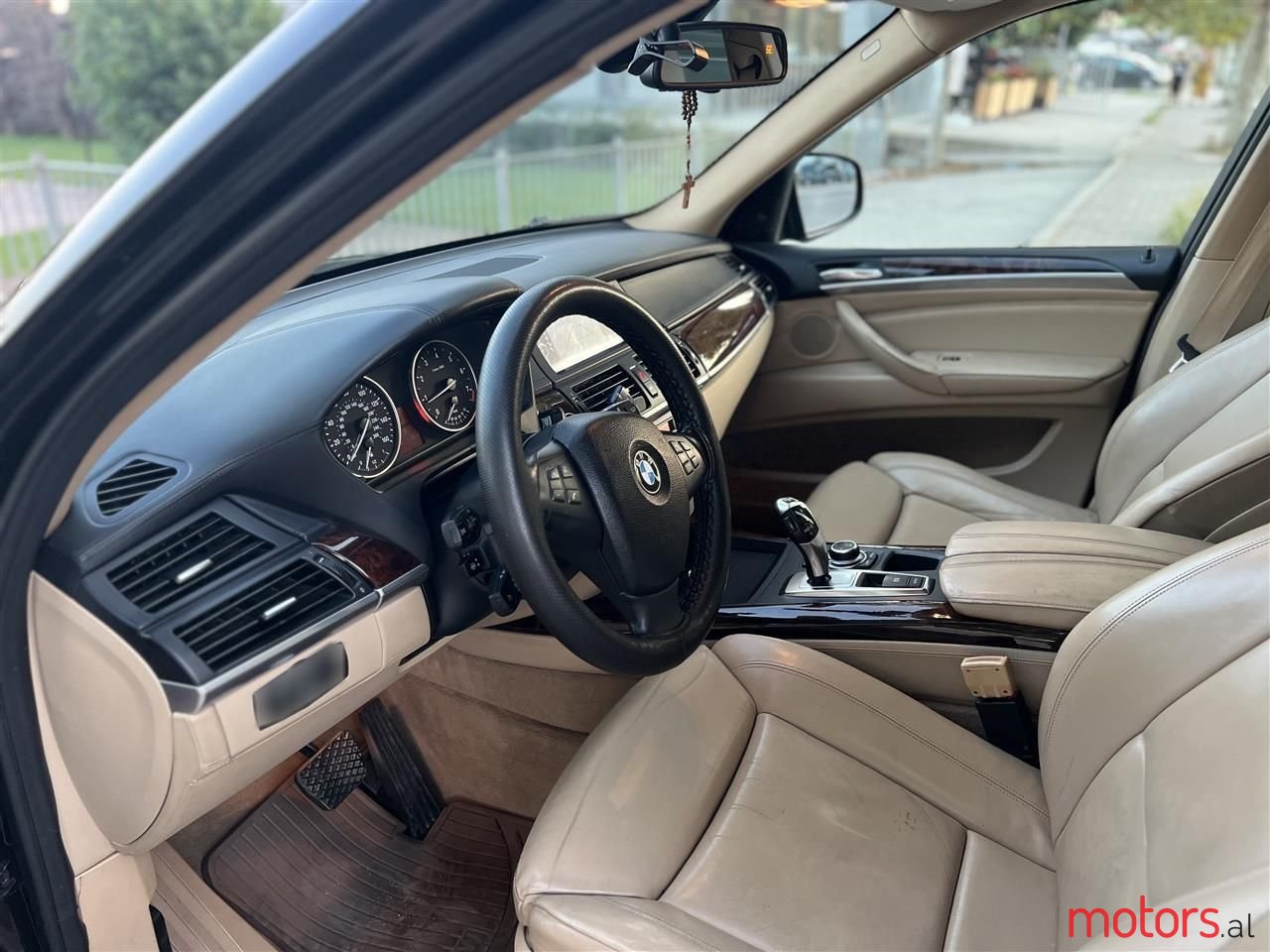 2010' BMW X5 photo #5