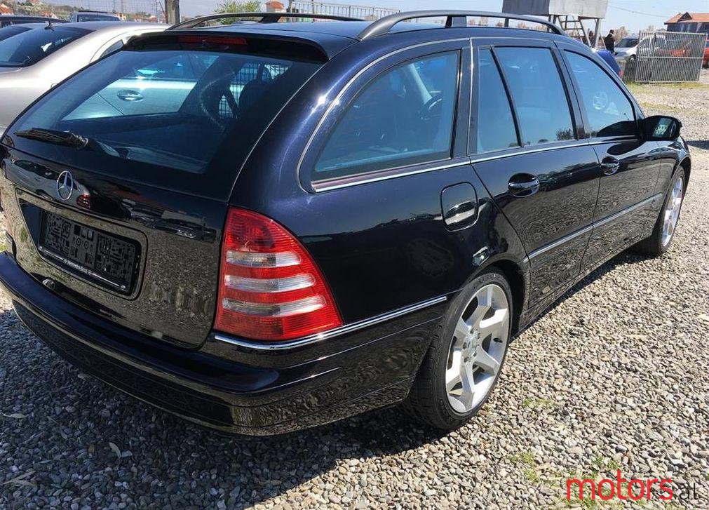 2005' Mercedes-Benz C 220 photo #2