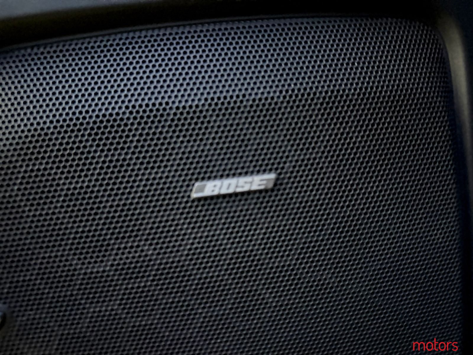 2011' Porsche Cayenne photo #2