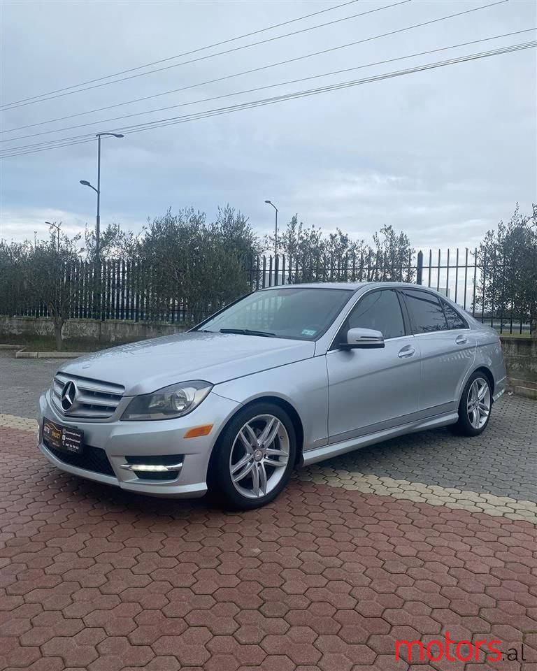 2012' Mercedes-Benz C 300 photo #1