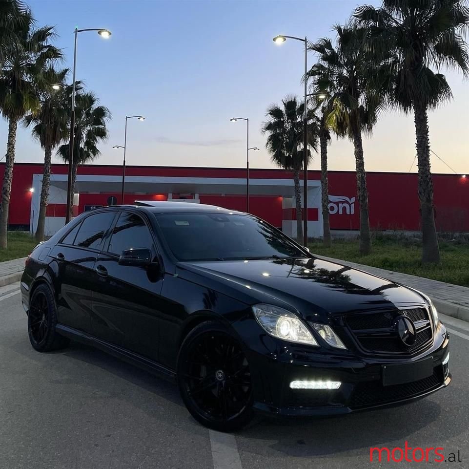 2011' Mercedes-Benz E 55 AMG photo #4