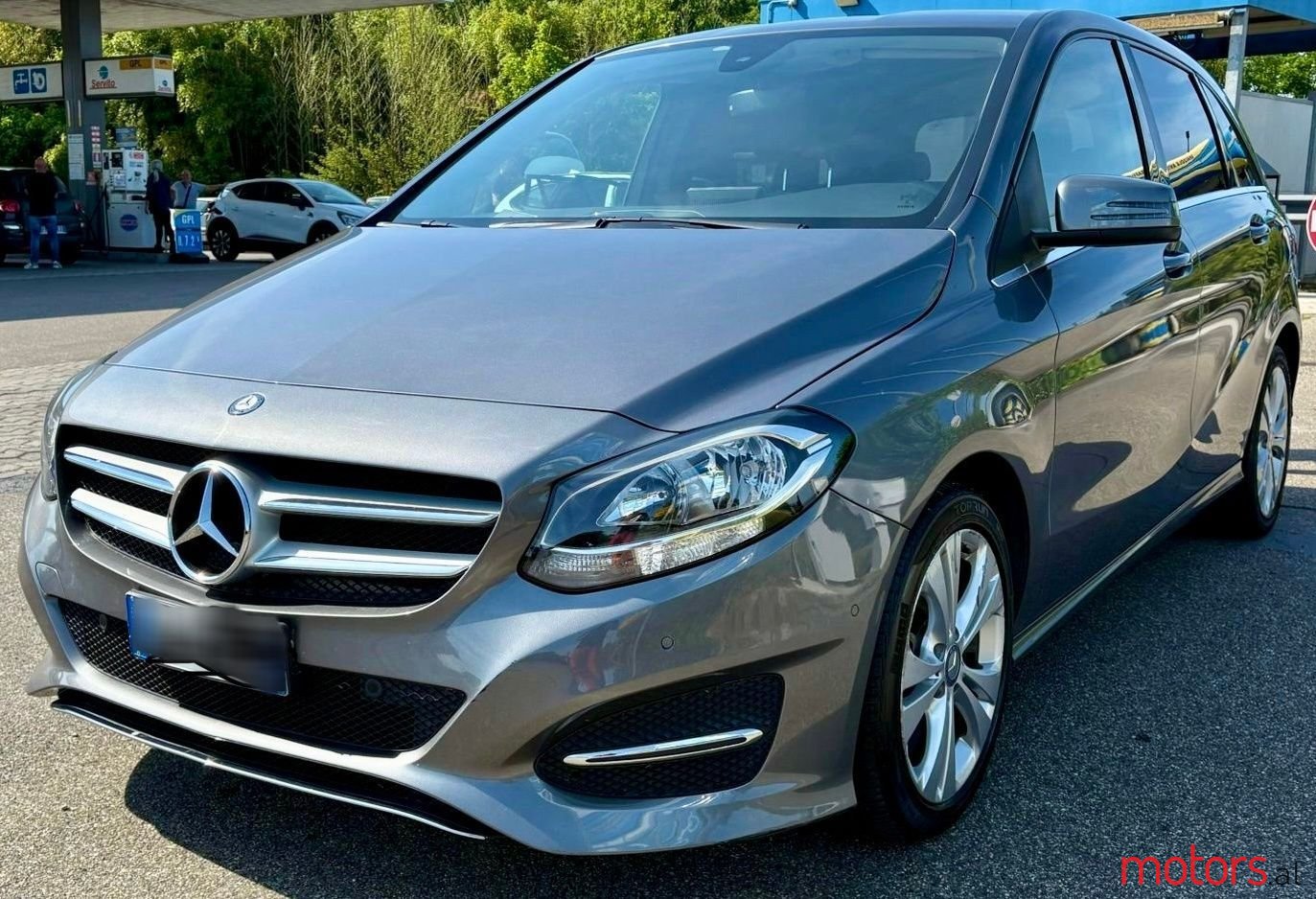 2016' Mercedes-Benz B 180 photo #3