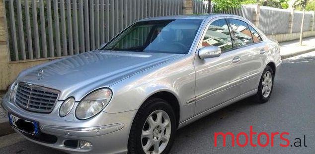 2004' Mercedes-Benz E-Class photo #1