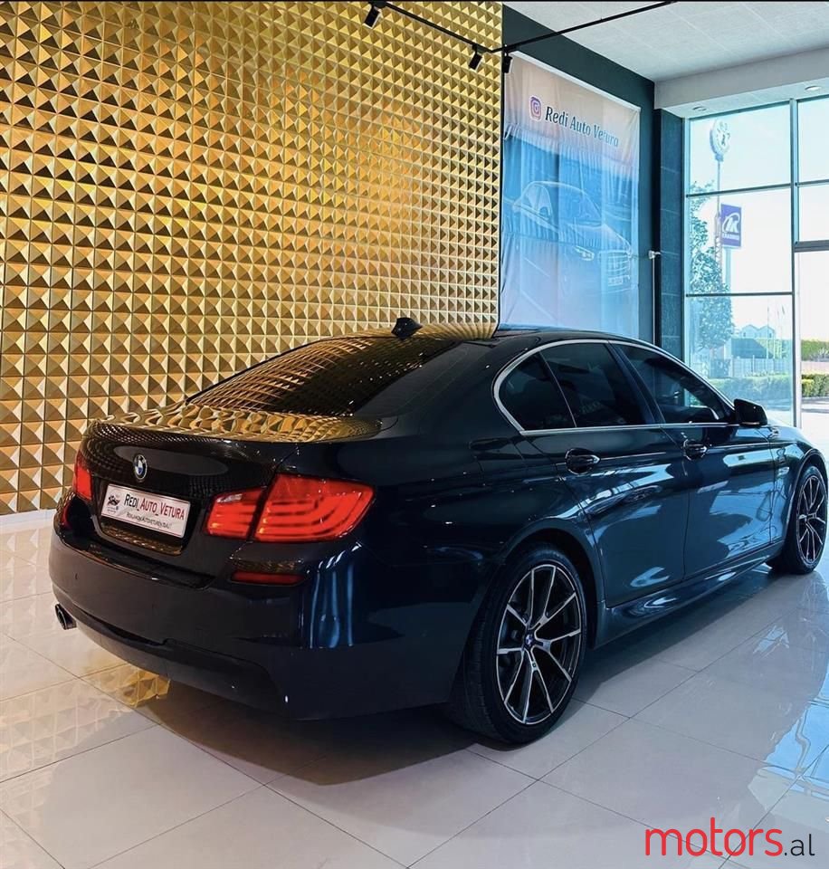 2011' BMW 530 photo #3