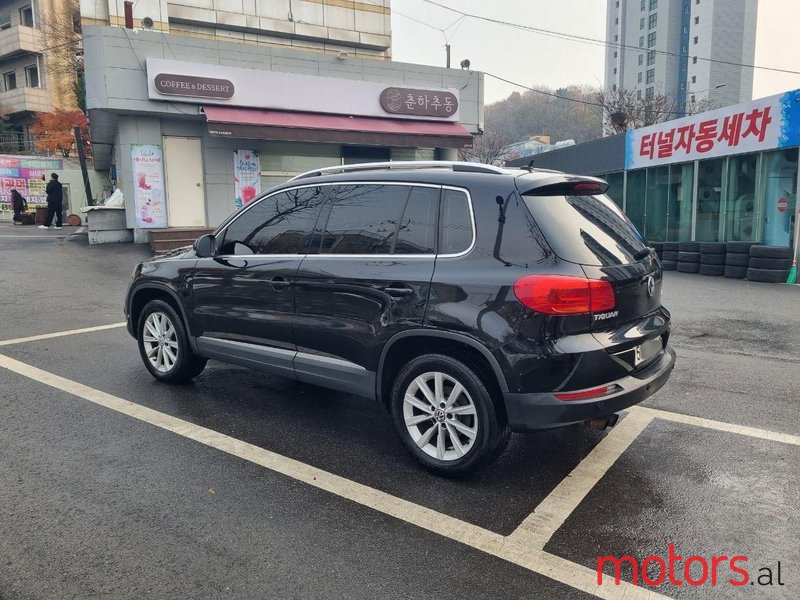 2014' Volkswagen Tiguan photo #5