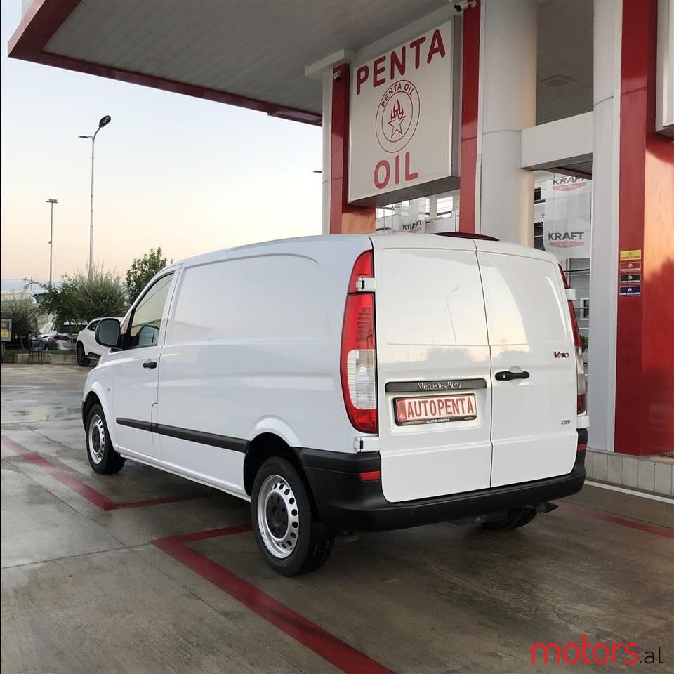 2008' Mercedes-Benz V 200 photo #3