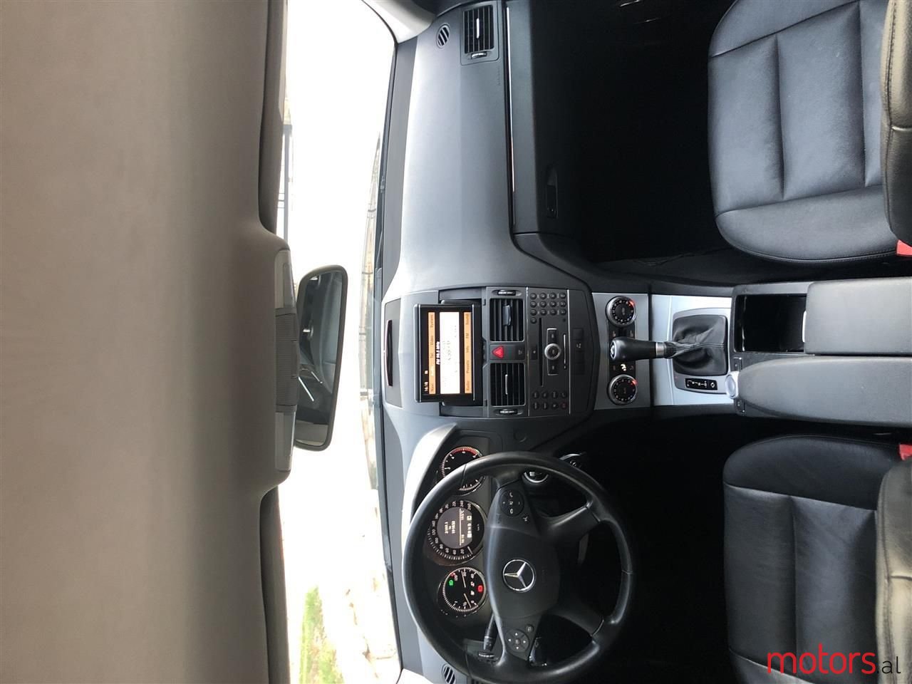 2010' Mercedes-Benz C 220 photo #3