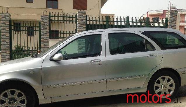 2002' Lancia Lybra photo #1