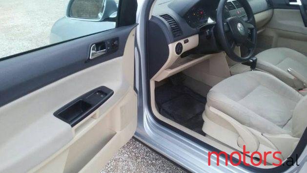 2003' Volkswagen Polo photo #1