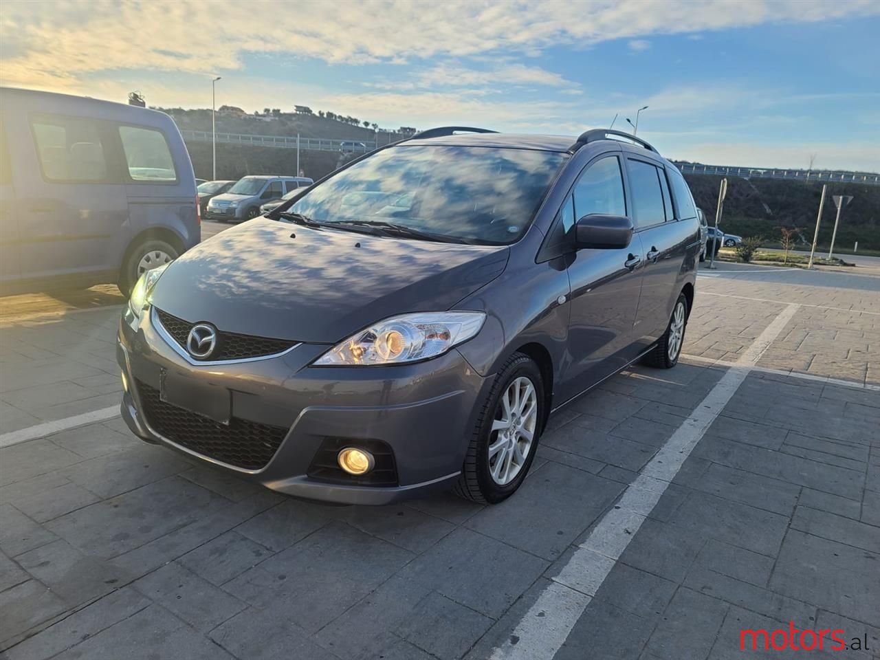 2010' Mazda 5 photo #3