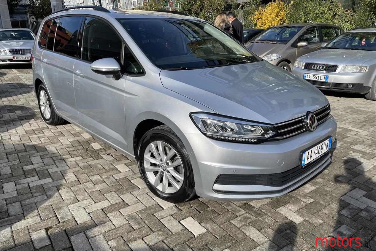 2016' Volkswagen Touran photo #1
