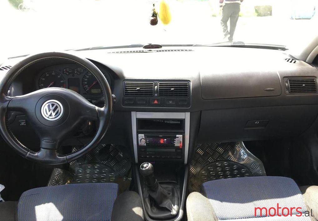 2001' Volkswagen Golf photo #2