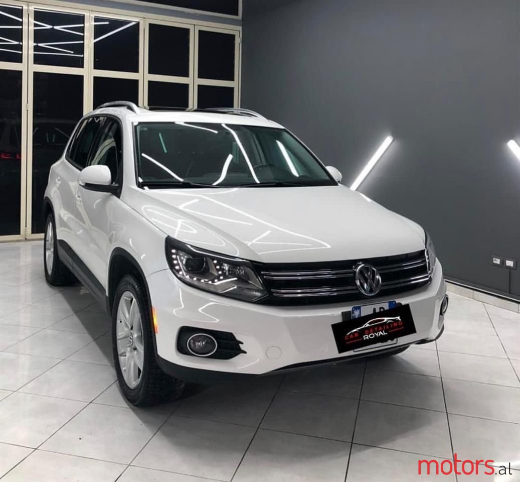 2012' Volkswagen Tiguan photo #1