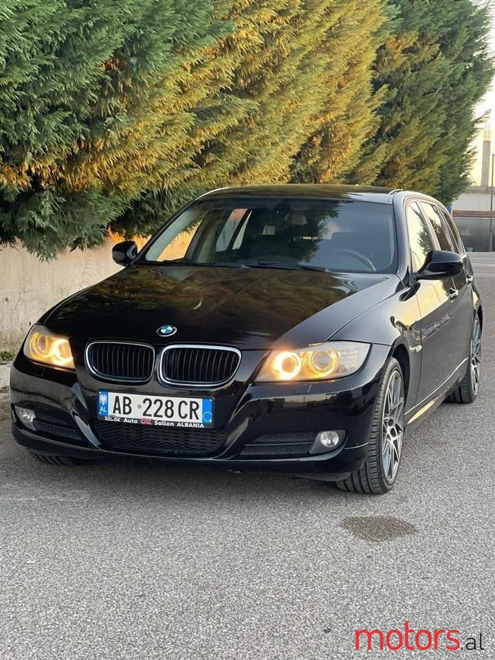 2010' BMW 320 photo #1