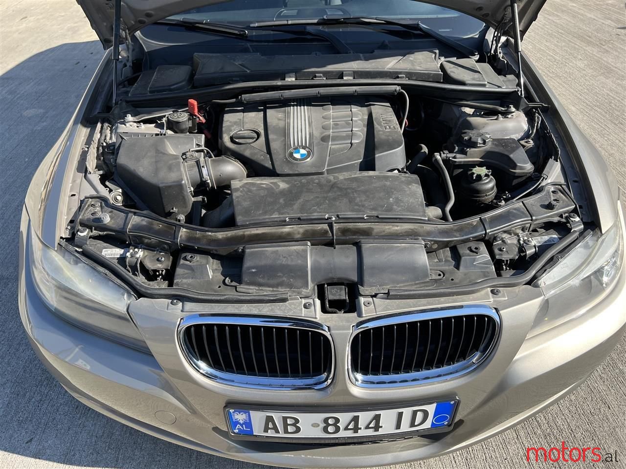 2011' BMW 320 photo #4