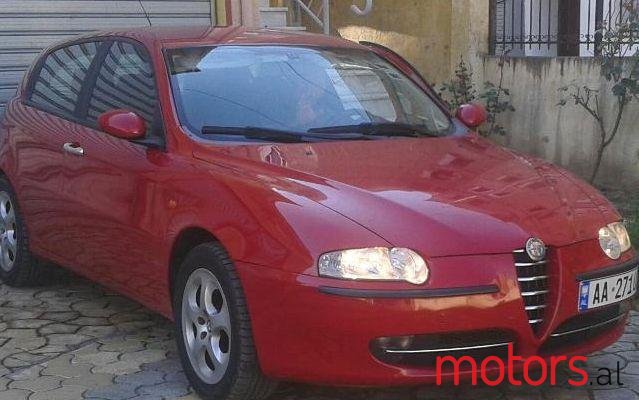 2002' Alfa Romeo Alfa 147 photo #1