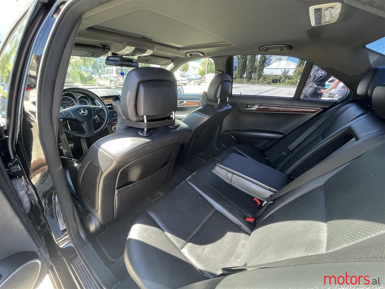 2009' Mercedes-Benz C 300 photo #5