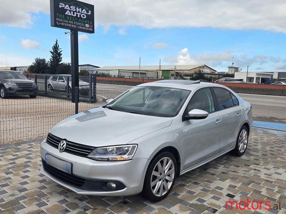 2012' Volkswagen Jetta photo #1