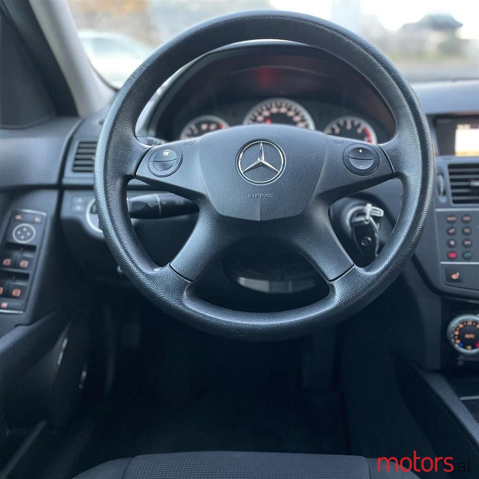 2011' Mercedes-Benz C 200 photo #5