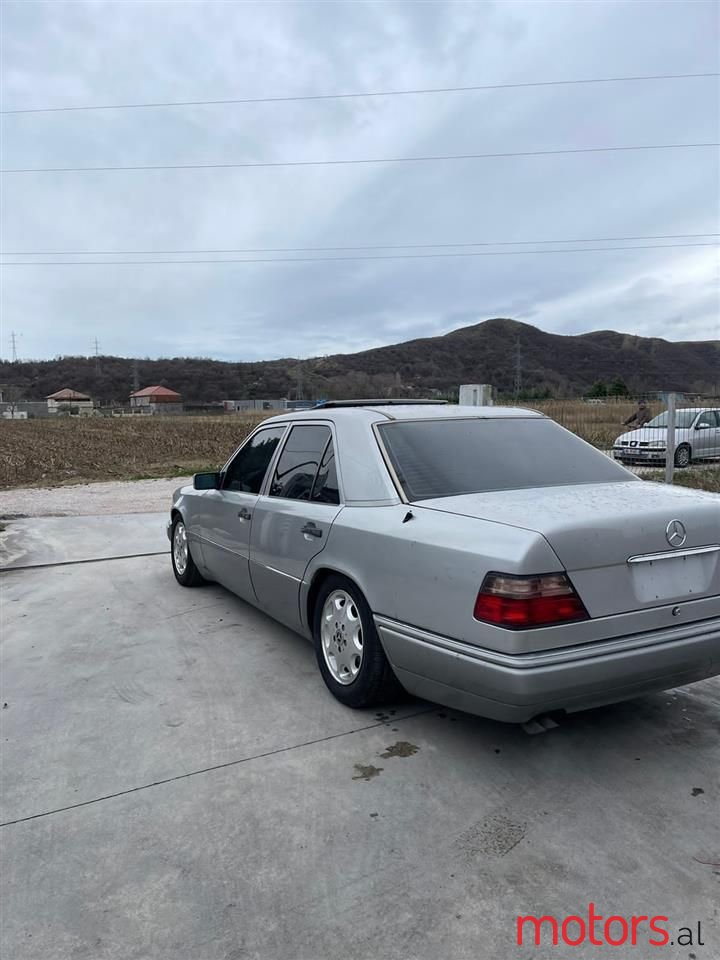 1995' Mercedes-Benz 320 photo #6