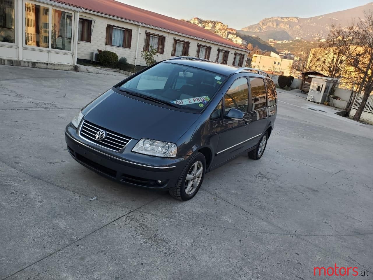 2007' Volkswagen Sharan photo #1