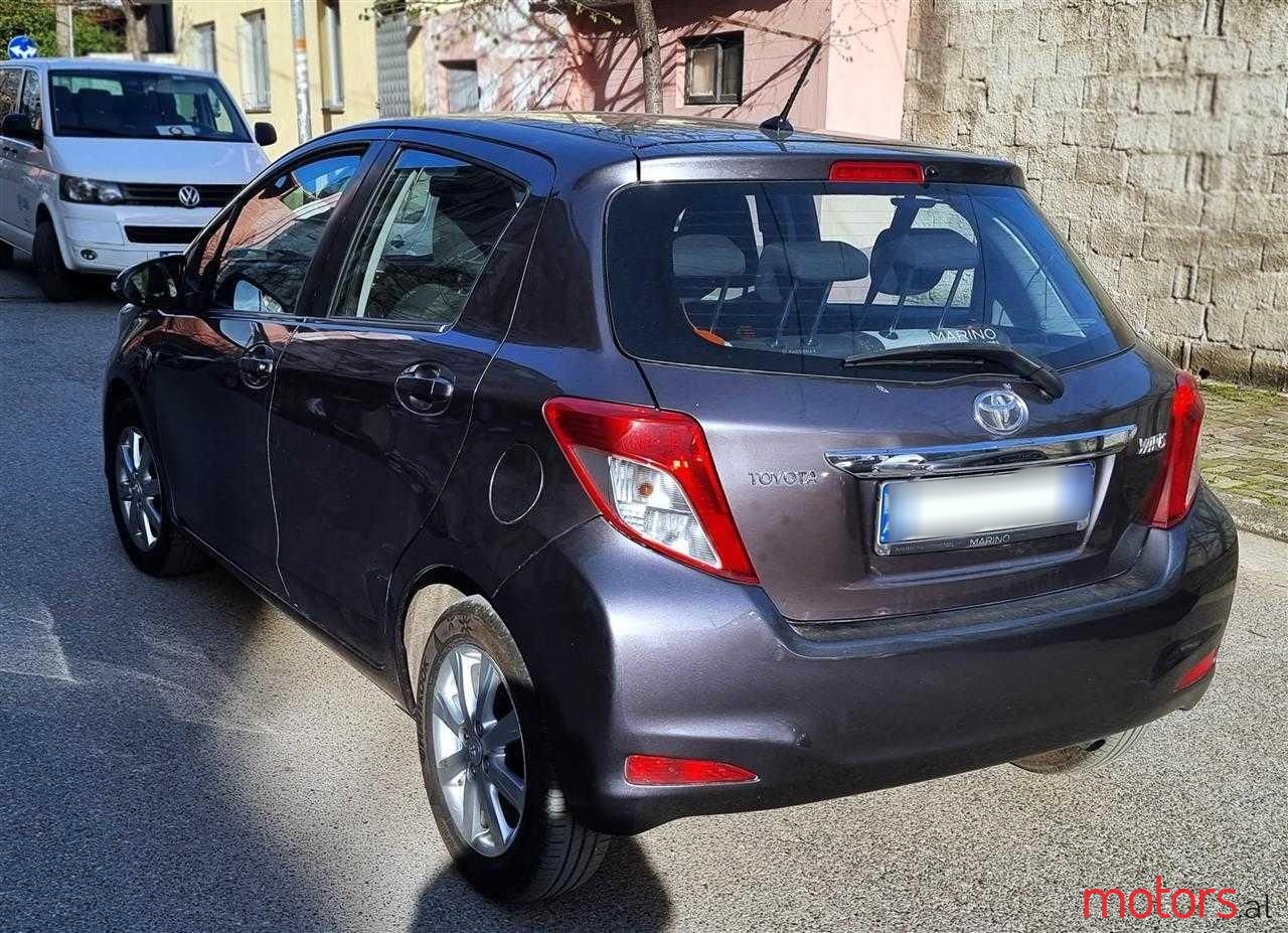 2011' Toyota Yaris photo #6