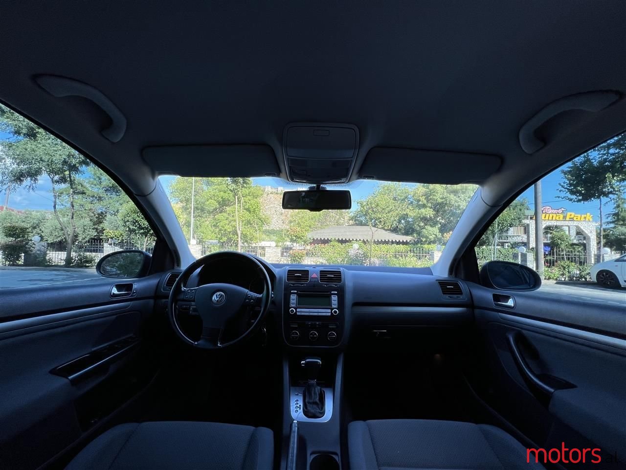 2005' Volkswagen Golf photo #4